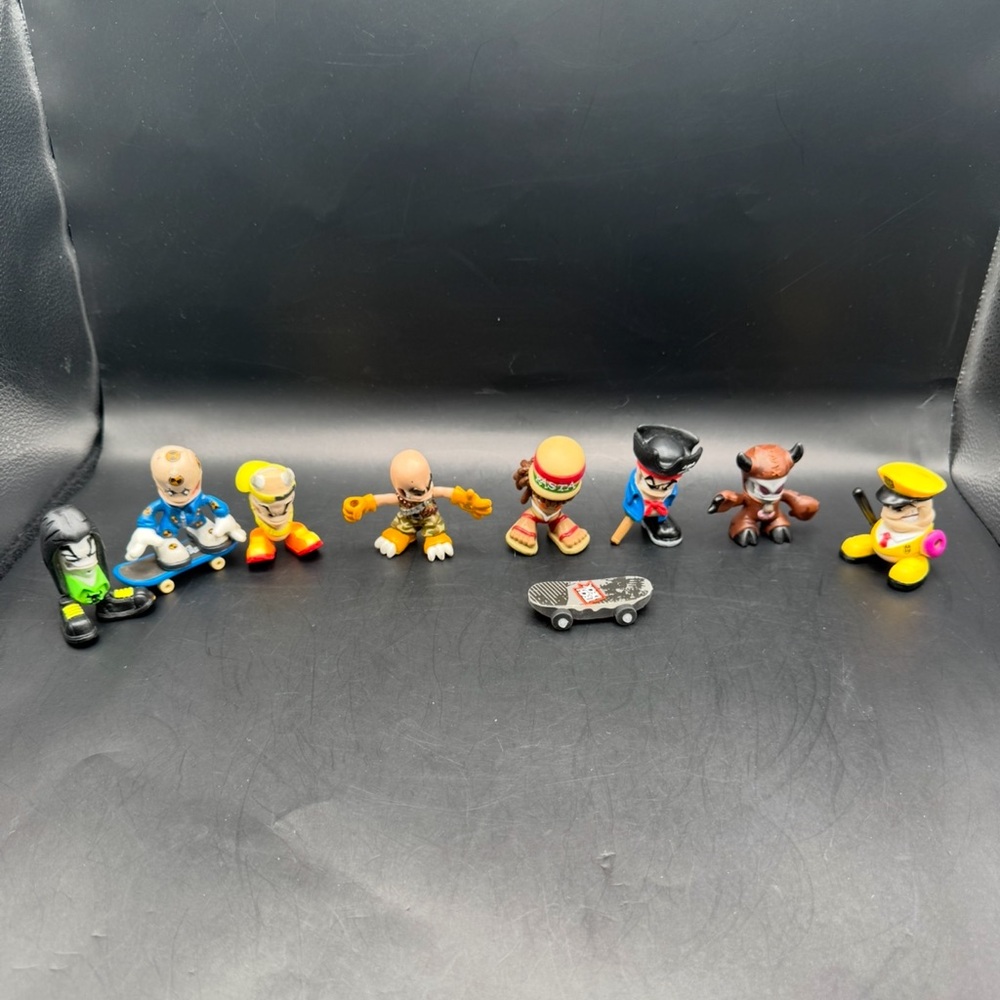 Tech Deck Dudes Lot of 8